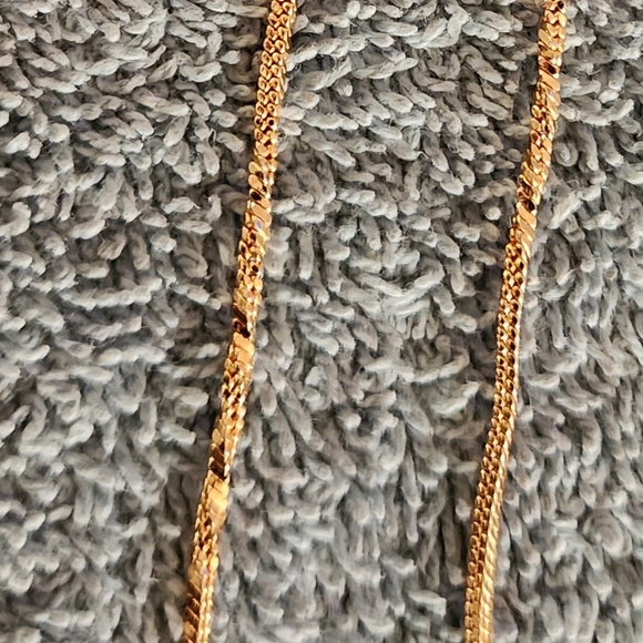 Beautiful Necklace 10K - 22" - Picture 6 of 7